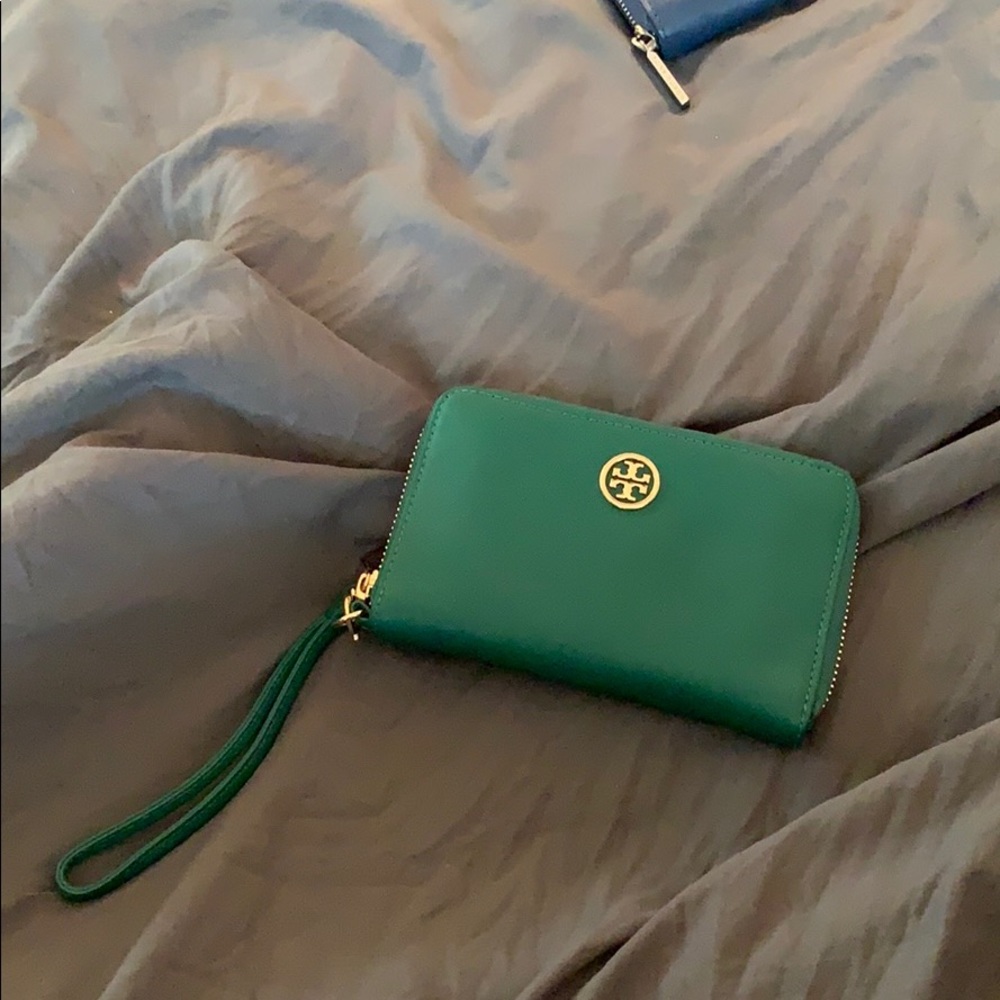 NWT Tory Burch Robinson Wristlet